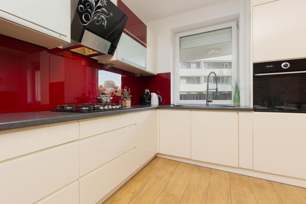 Metro Targowek Spacious Apartment With Parking By Noclegi Renters Warschau Exterior foto