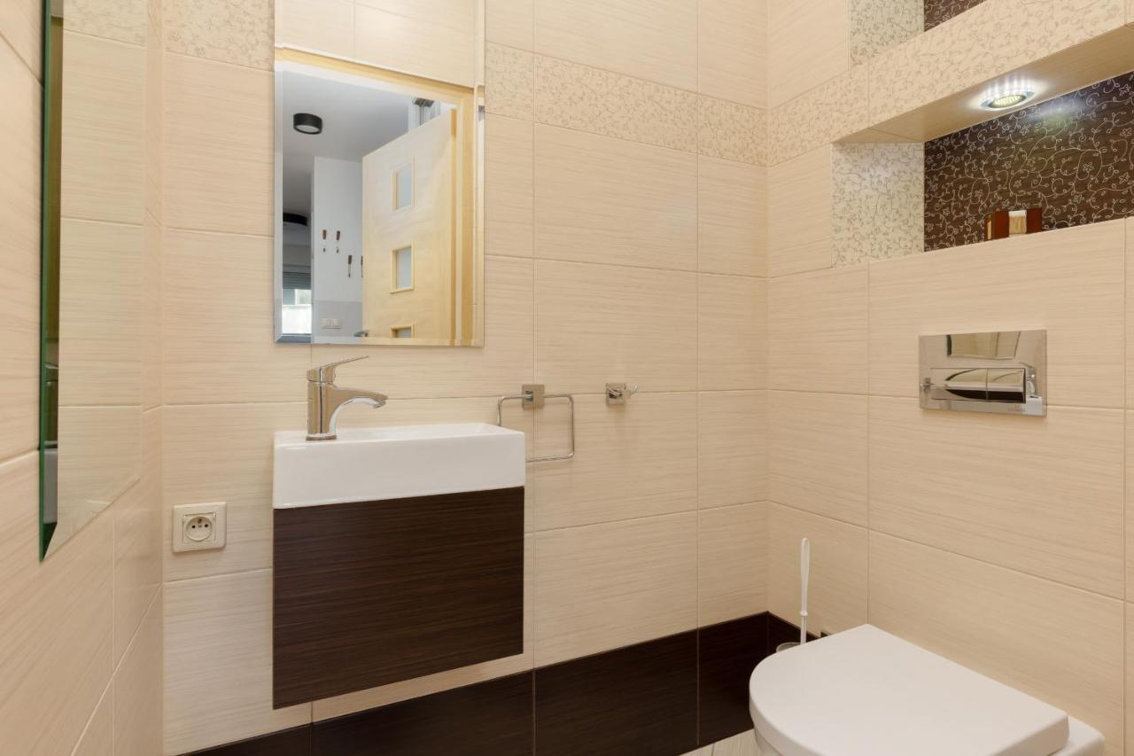 Metro Targowek Spacious Apartment With Parking By Noclegi Renters Warschau Exterior foto