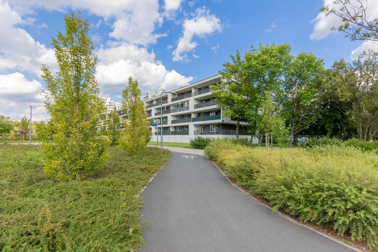 Metro Targowek Spacious Apartment With Parking By Noclegi Renters Warschau Exterior foto