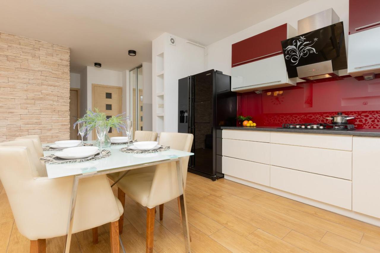 Metro Targowek Spacious Apartment With Parking By Noclegi Renters Warschau Exterior foto