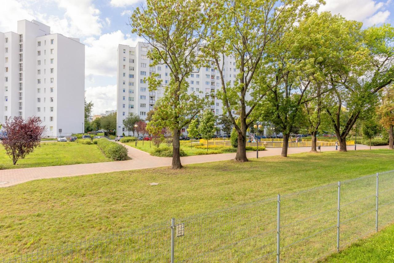 Metro Targowek Spacious Apartment With Parking By Noclegi Renters Warschau Exterior foto